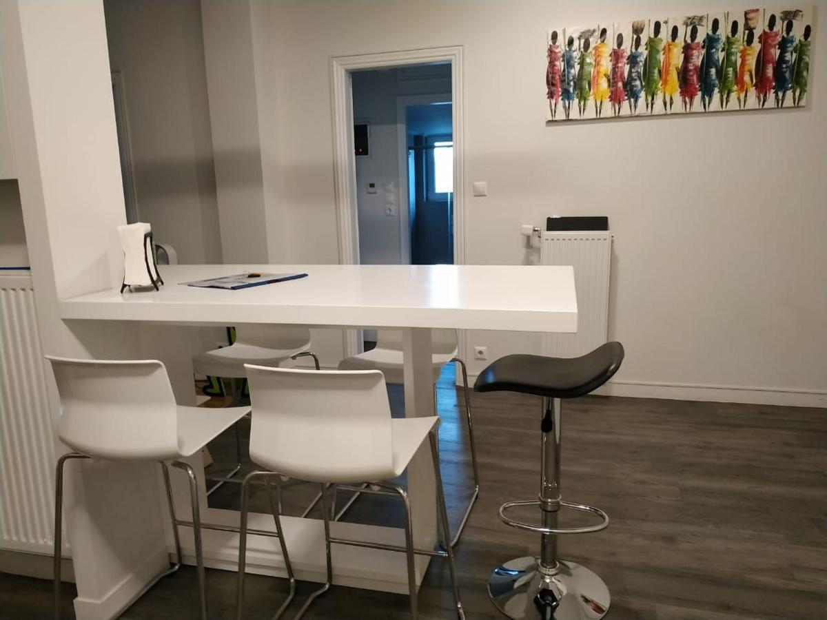 Fully Renovated, Family-Friendly Apartment, Next To A Huge Green Park, In Athens Center Ngoại thất bức ảnh